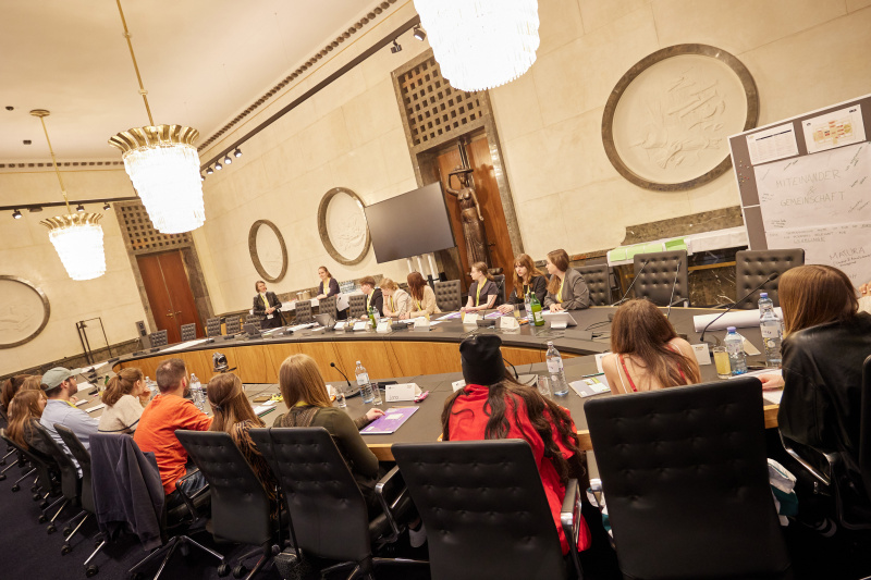 Simulation einer Klubsitzung