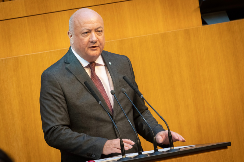 Am Redner:innenpult Nationalratsabgeordneter Christian Stocker (ÖVP)