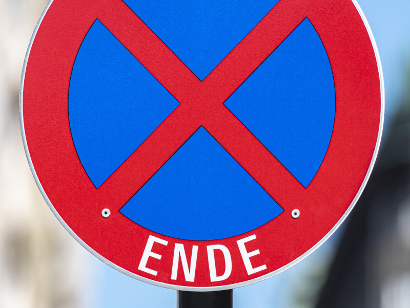 Halten und Parken verboten Ende