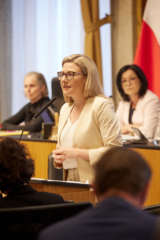 Rede von Integrationsministerin Susanne Raab (ÖVP)