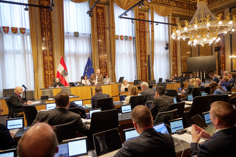 Am Reder:innenpult Bundesrat Markus Leinfellner (FPÖ)