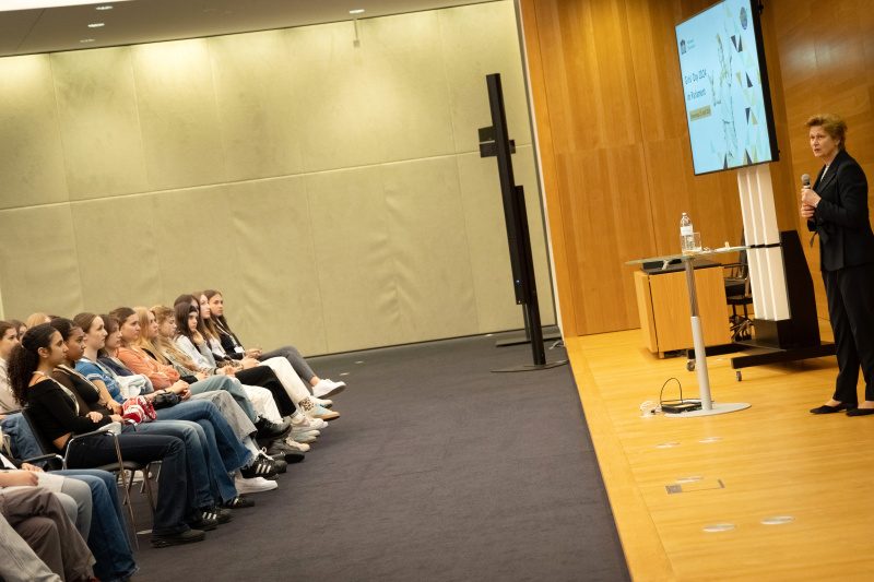 Begrüßungsworte Parlamentsvizedirektorin Susanne Janistyn-Novák