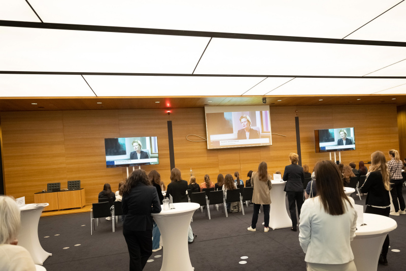 Einstimmung in den Tag mit dem Girls' Day-Video