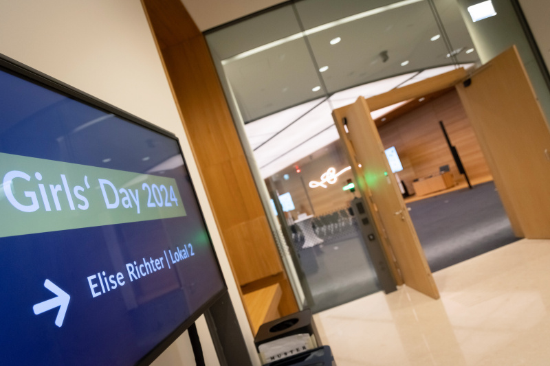 Display, Eingang zum Elise Richter Lokal 2