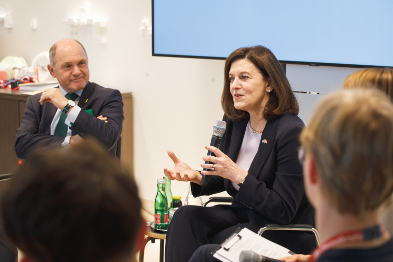 Von links: Nationalratspräsident Wolfgang Sobotka (ÖVP), US-Botschafterin Victoria Reggie Kennedy