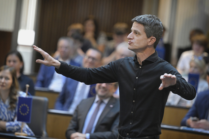 Musikalische Untermalung. Neue Wiener Stimmen