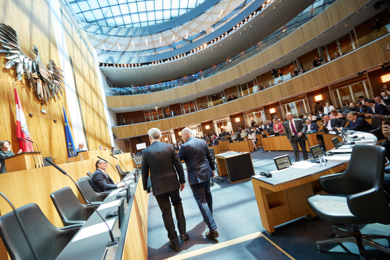 Eintreffen des Präsidenten der Parlamentarischen Versammlung des Europarates Theodoros Rousopoulos im Plenum