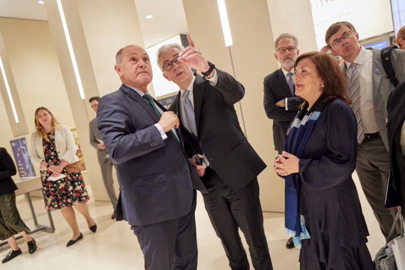 Führung durch das Parlament gegeben vom Nationalratspräsidenten Wolfgang Sobotka (ÖVP)