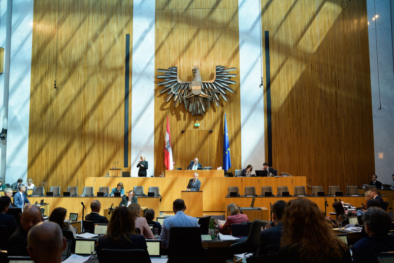 Am Redner:innenpult: Nationalratsabgeordneter Reinhold Lopatka (ÖVP)