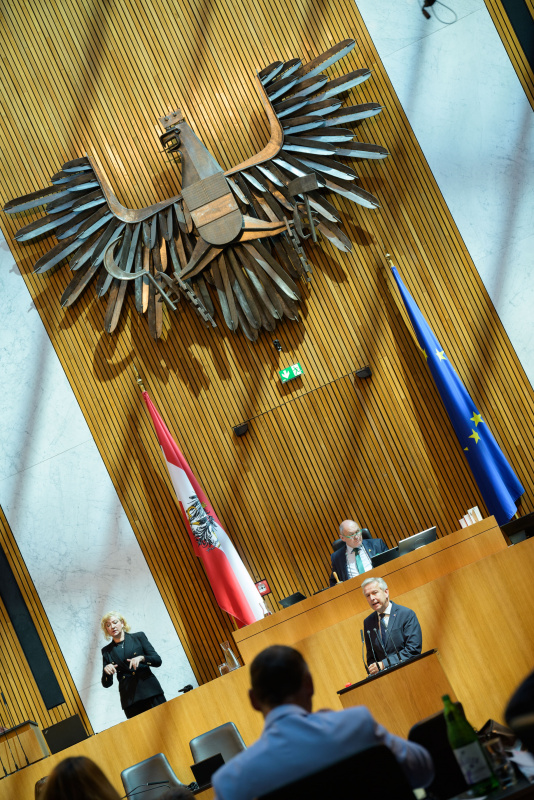 Am Redner:innenpult: Nationalratsabgeordneter Reinhold Lopatka (ÖVP)