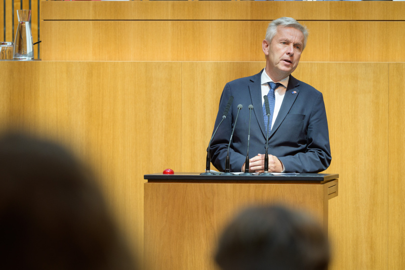 Am Rednerpult: Nationalratsabgeordneter Reinhold Lopatka (ÖVP)