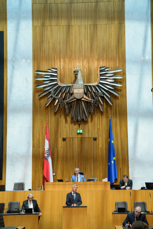 Am Rednerpult: Nationalratsabgeordneter Reinhold Lopatka (ÖVP)