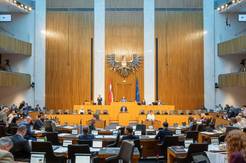 Am Redner:innenpult Nationalratsabgeordneter Andreas Hanger