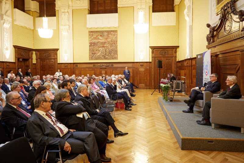 Q&A-Session. Von links: Präsident der Europäischen Kommission a. D. José Manuel Barroso, Bundeskanzler a. D. Wolfgang Schüssel