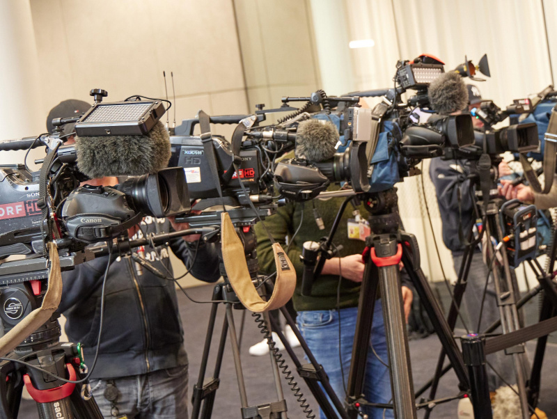 Blick auf die Medienvertreter:innen