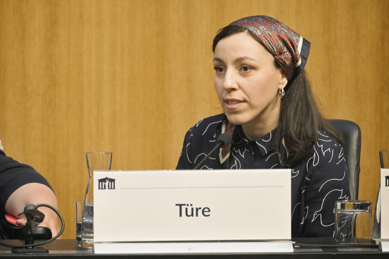 Podiumsdiskussion. Dokustelle Islamfeindlichkeit und antimuslimischer Rassismus Ümmü Türe