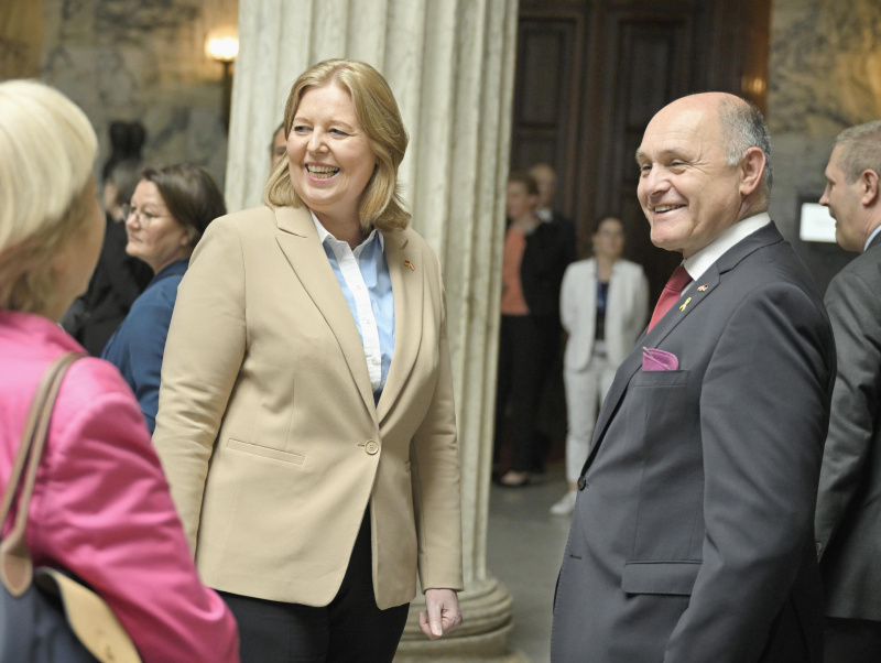 Von links: Präsidentin des Deutschen Bundestages Bärbel Bas, Nationalratspräsident Wolfgang Sobotka (ÖVP)