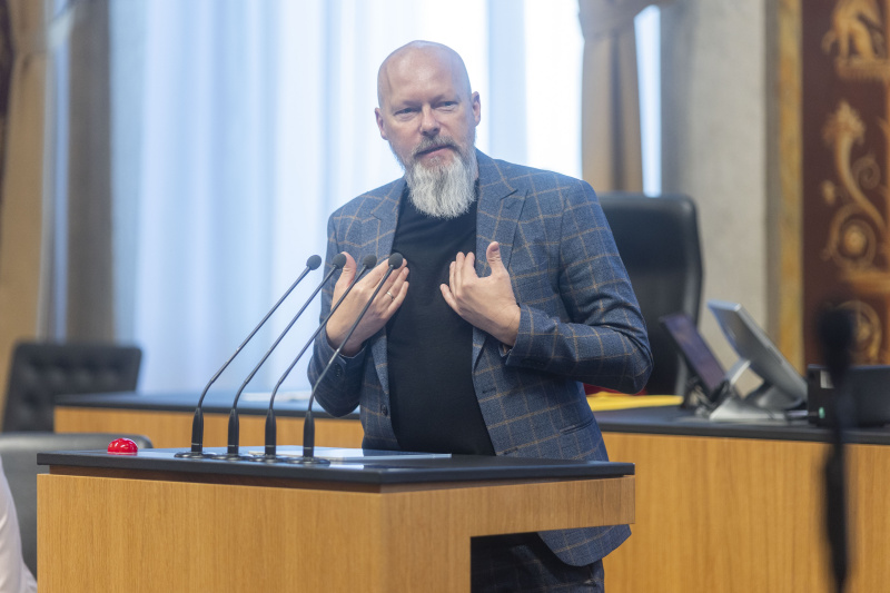 Bundesrat Marco Schreuder (Grüne) am Redner:innenpult