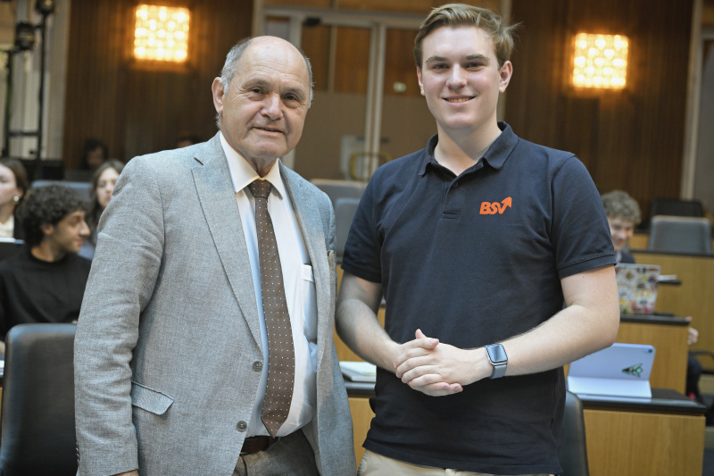 Von links: Nationalratspräsident Wolfgang Sobotka (ÖVP), Bundesschulsprecher Marius Haldik