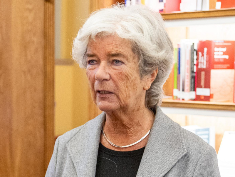 Von links: Josef Cap und Heide Schmidt (Parlamentsbibliothek)