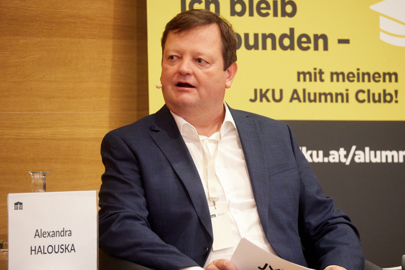 Moderation. JKU Alumni Club Michael Dickstein