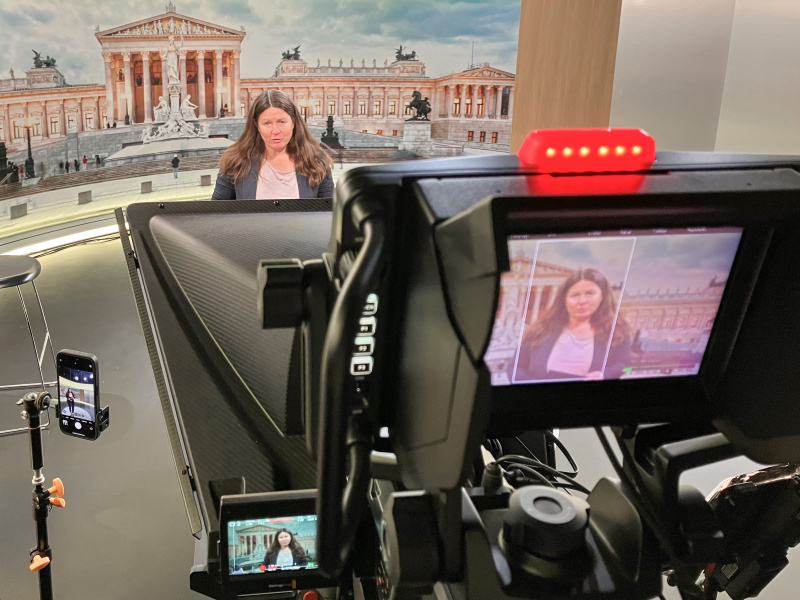 Moderatorin Vera Schmidt