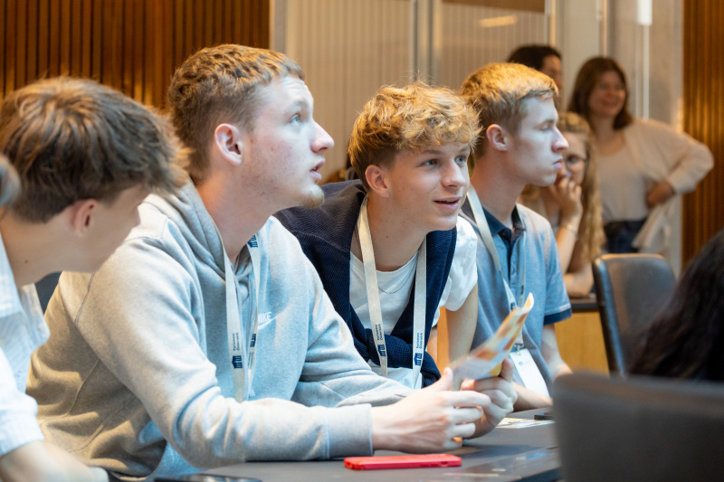 Blick Richtung Teilnehmer:innen