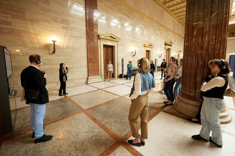 Führung. Professorin für Geschichte der Neuzeit/Frauen- und Geschlechtergeschichte, Universität Wien Gabriella Hauch