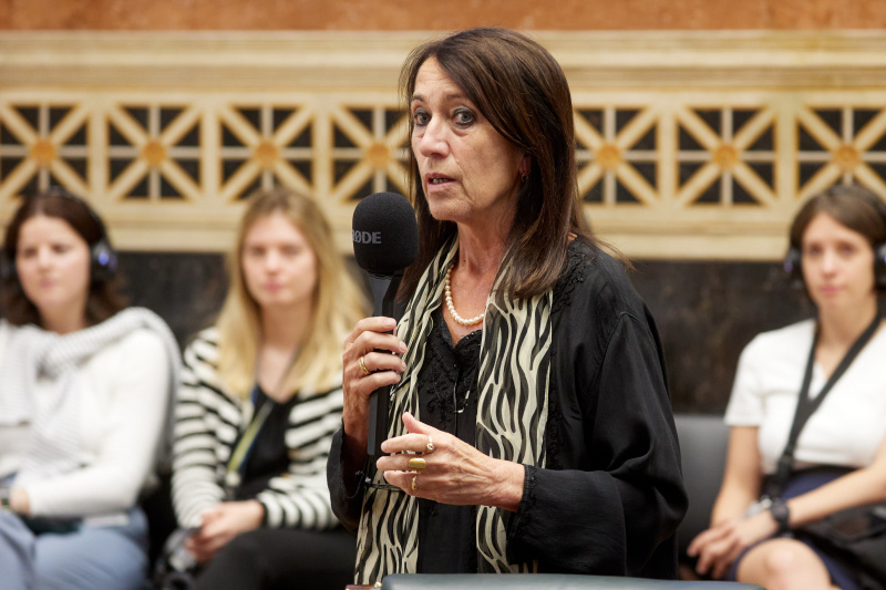 Führung. Professorin für Geschichte der Neuzeit/Frauen- und Geschlechtergeschichte, Universität Wien Gabriella Hauch
