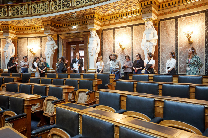 Führung. Professorin für Geschichte der Neuzeit/Frauen- und Geschlechtergeschichte, Universität Wien Gabriella Hauch
