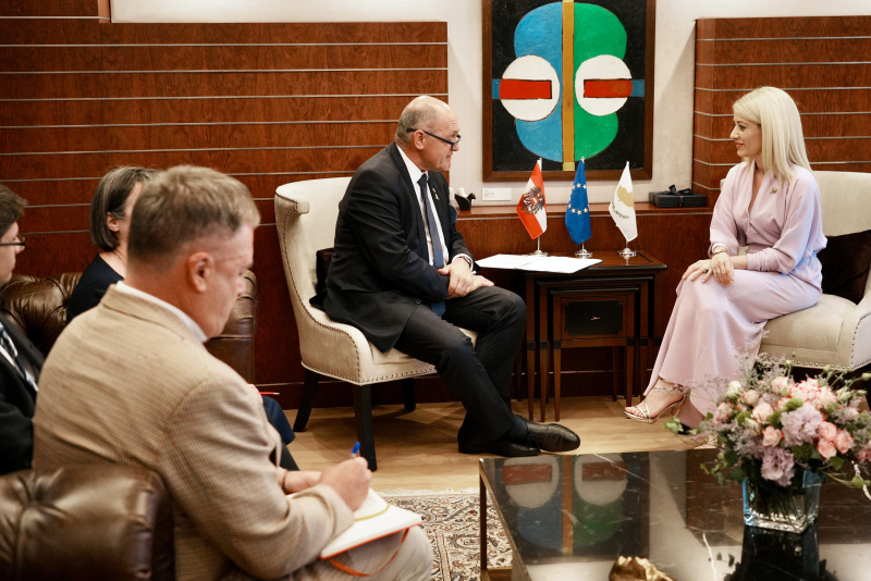 Aussprache. Von links Nationalratspräsident Sobotka (ÖVP), President of the House of Representatives Annita Demetriou