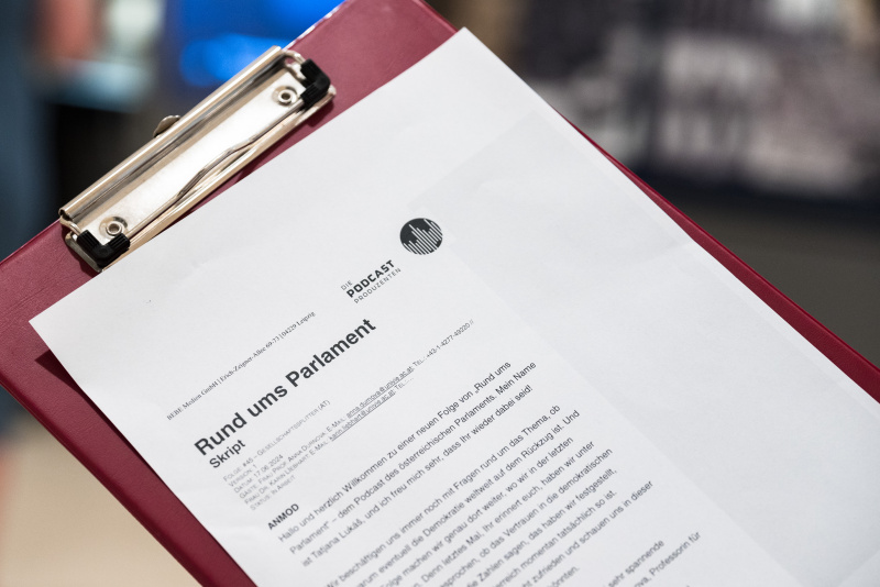 Arbeitsunterlagen und Skript "Rund ums Parlament"