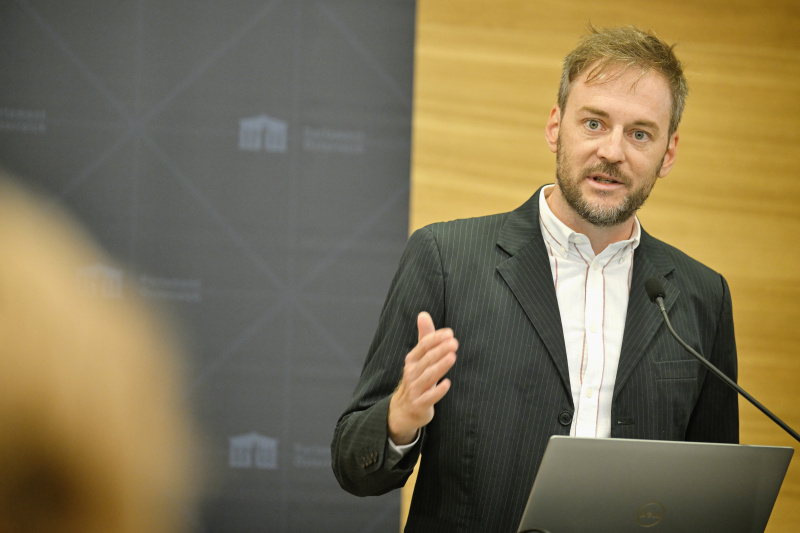 Moderation. Christoph Clar