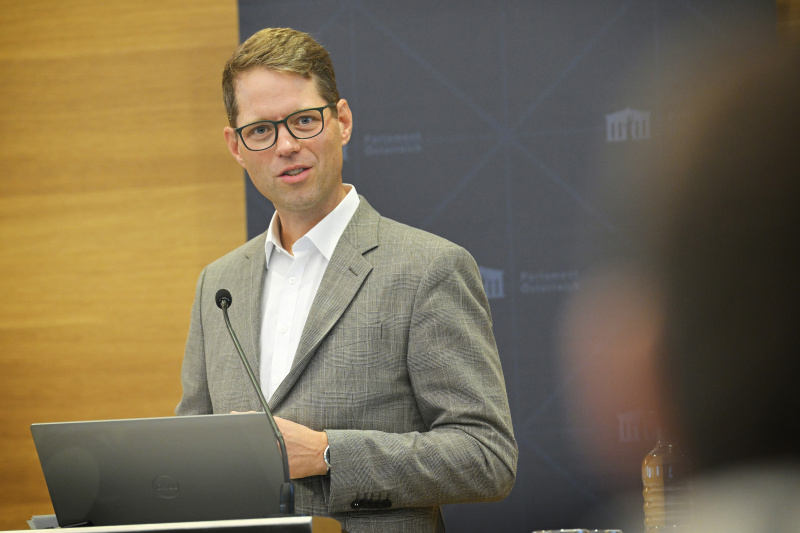 Federal University of Applied Administrative Sciences, Berlin Sven T. Siefken