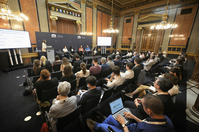 From left: Katrin Praprotnik, Julia Heiss, Nada Ragheb, Teresa Hailer, Albert Erik Gruber, Karin Bischof
