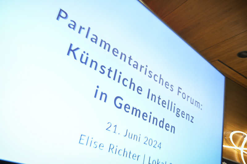 Infomonitor im Lokal 2