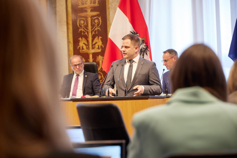 Am Redner:innenpult Bundesrat Philipp Kohl (ÖVP)