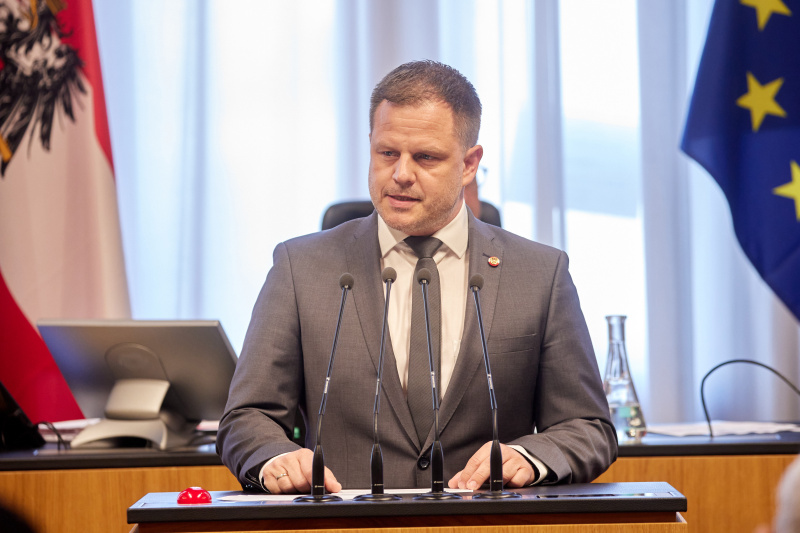 Am Redner:innenpult Bundesrat Philipp Kohl (ÖVP)