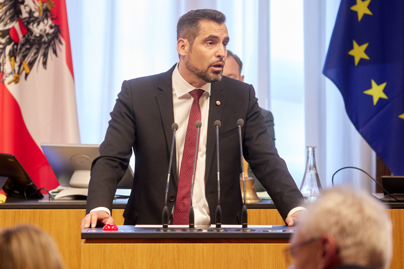 Am Redner:innenpult Bundesrat Daniel Schmid (SPÖ)