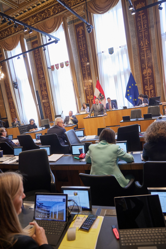 Am Redner:innenpult Bundesrat Philipp Kohl (ÖVP)