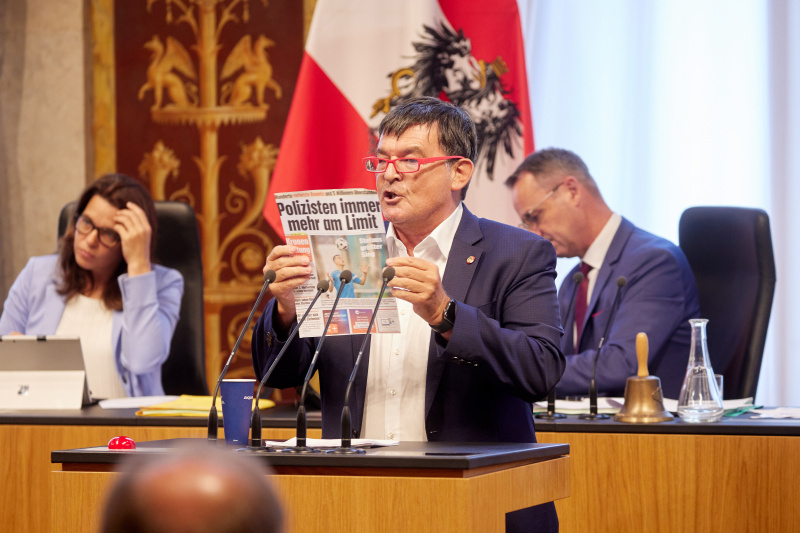 Am Redner:innenpult Bundesrat Michael Wanner (SPÖ)
