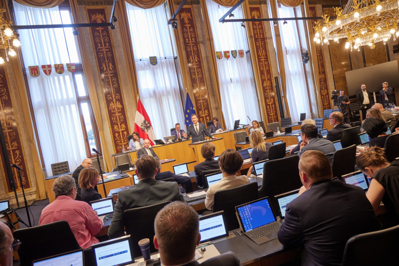 Am Redner:innenpult Bundesrat Günter Kovacs (SPÖ)