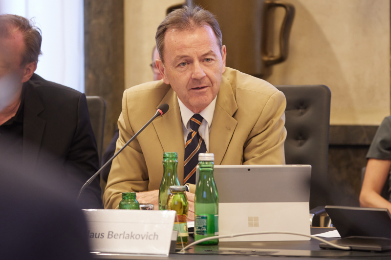 Statements der Bereichssprecher:innen für Volksgruppen der Parlamentsfraktionen. Nationalratsabgeordneter Nikolaus Berlakovich (ÖVP)