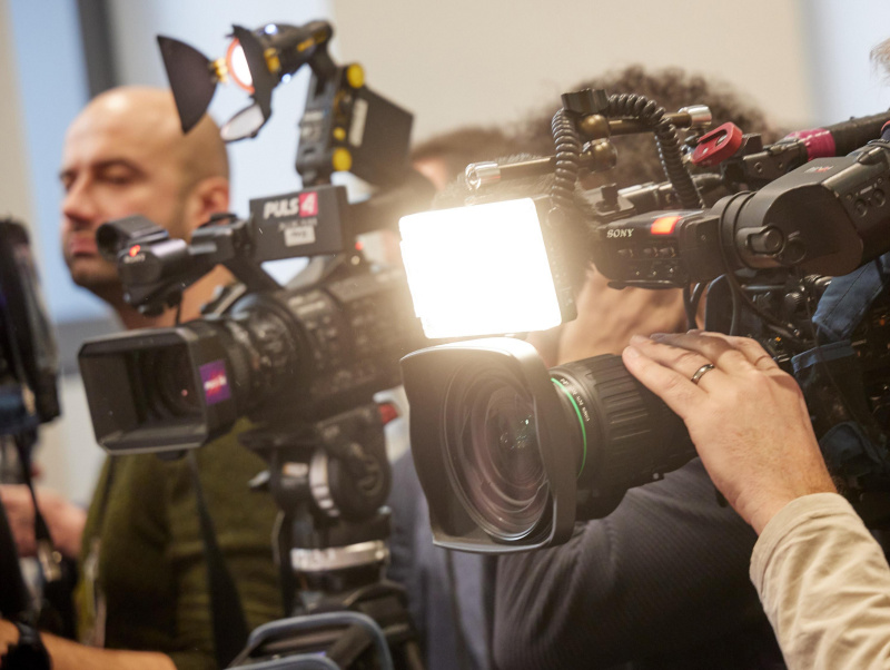 Blick auf die Medienvertreter:innen