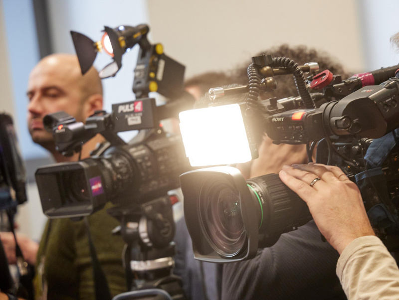 Blick auf die Medienvertreter:innen