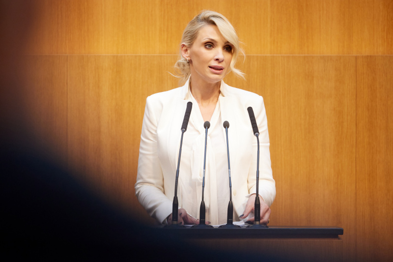 Am Redner:innenpult Nationalratsabgeordnete Pia Philippa Beck