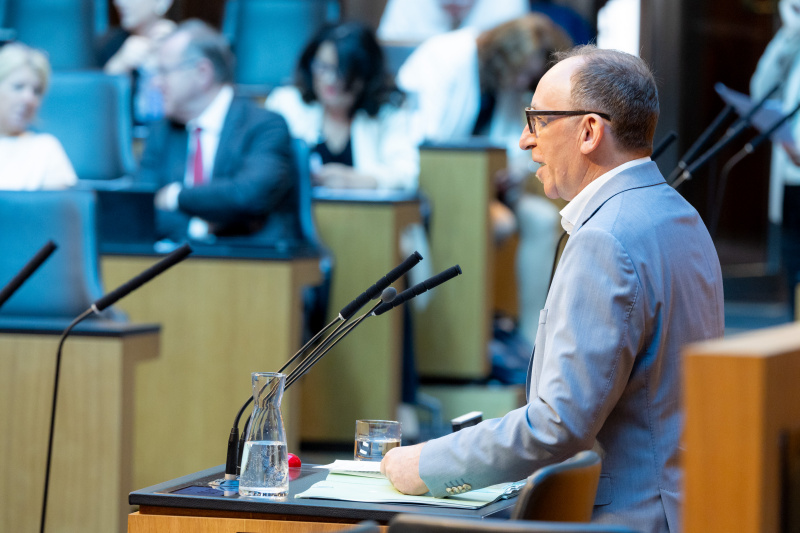 Anfragebeantwortung durch Gesundheitsminister Johannes Rauch (GRÜNE)