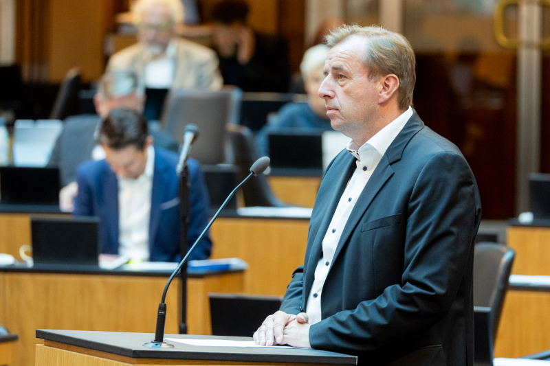 Am Redner:innenpult Nationalratsabgeordneter Christian Drobits (SPÖ)