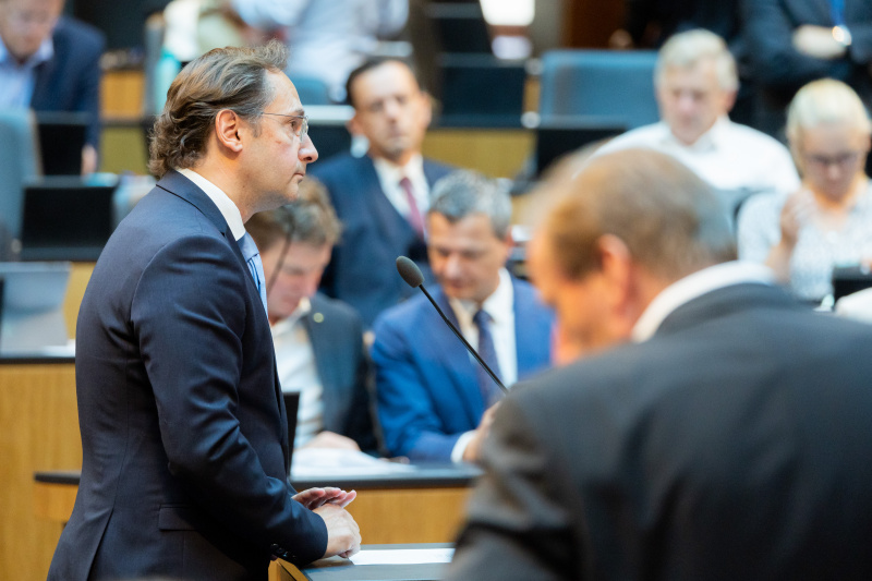 Am Redner:innenpult Nationalratsabgeordneter Andreas Minich (ÖVP)