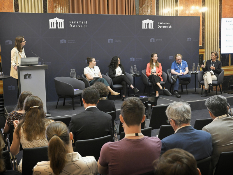 From left: Katrin Praprotnik, Julia Heiss, Nada Ragheb, Teresa Hailer, Albert Erik Gruber, Karin Bischof